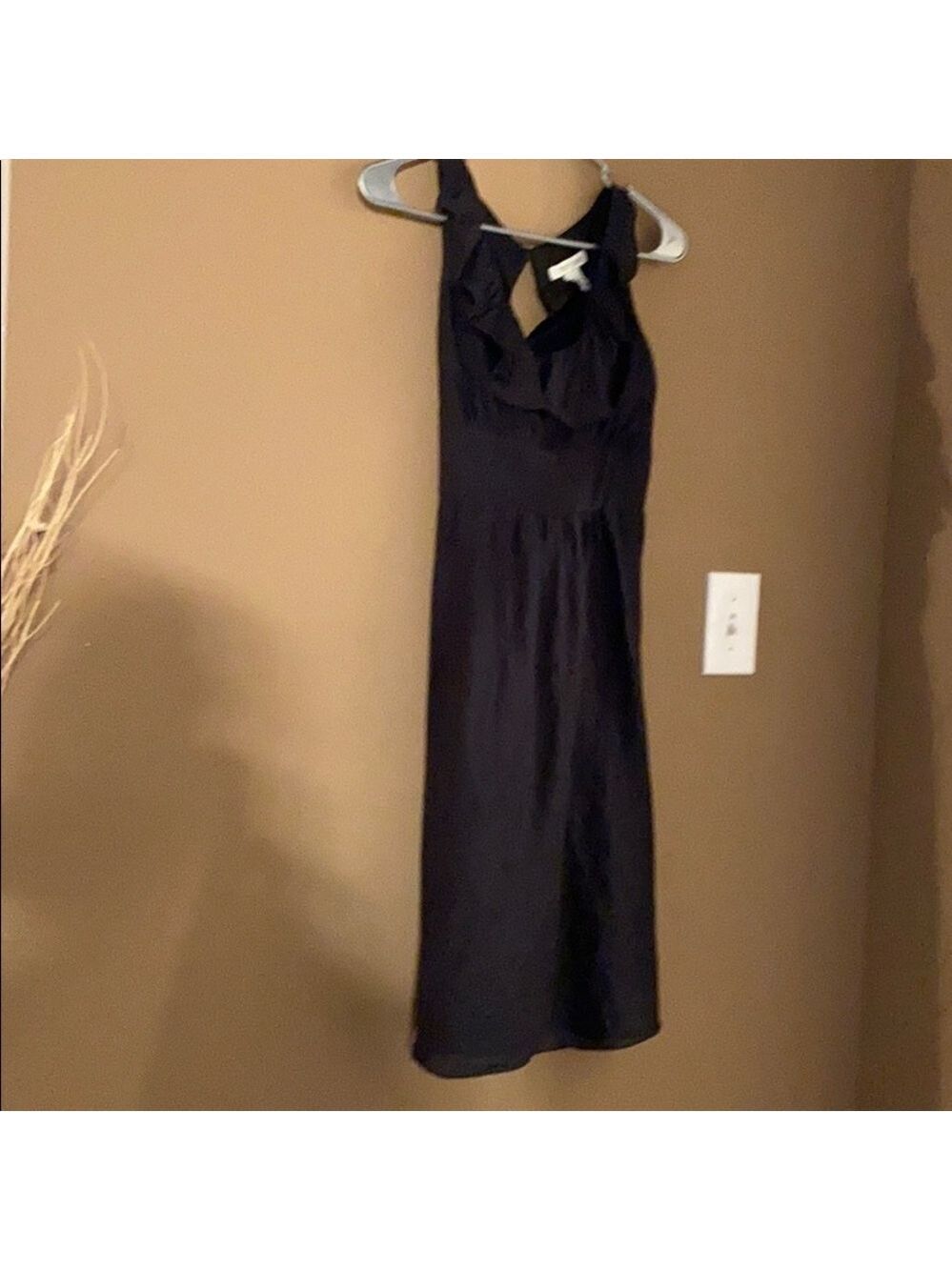 WHITE HOUSE BLACK MARKET SLEEVELESS BLACK DRESS R